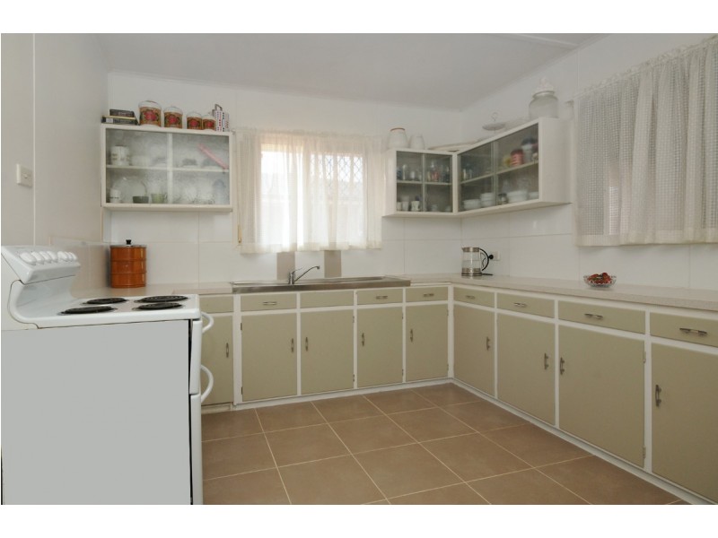 194 Ruthven Street, North Toowoomba QLD 4350