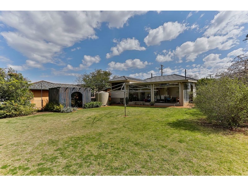 44 Tara Street, Wilsonton QLD 4350