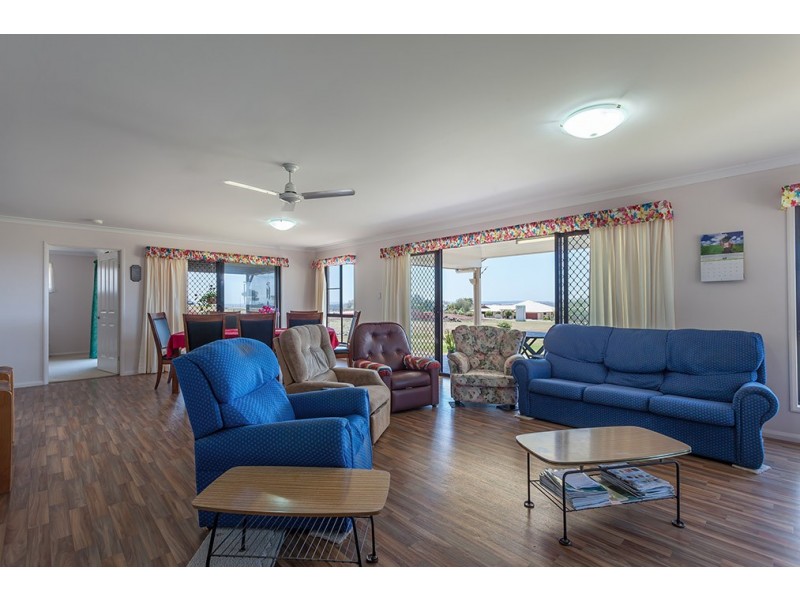 42 Hilltop Drive, Gowrie Junction QLD 4352