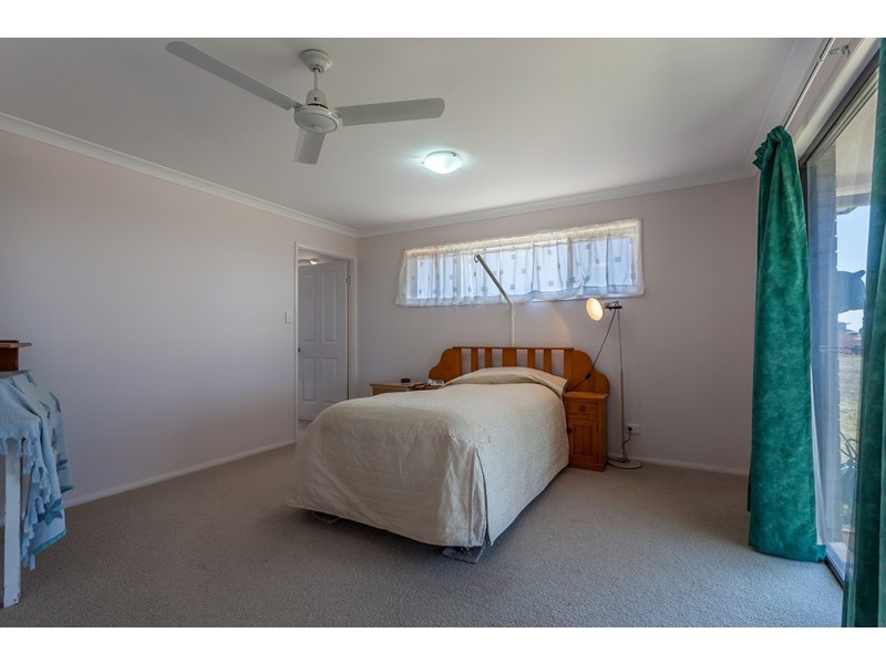 42 Hilltop Drive, Gowrie Junction QLD 4352