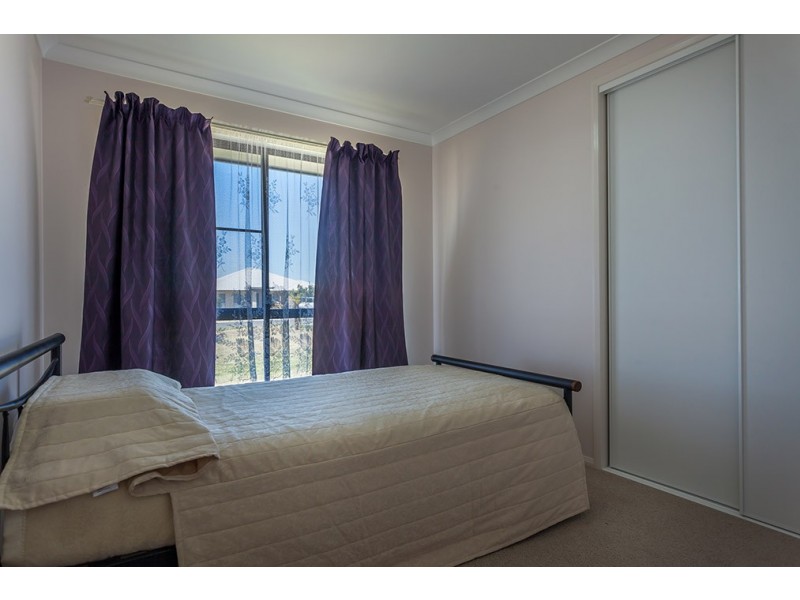 42 Hilltop Drive, Gowrie Junction QLD 4352