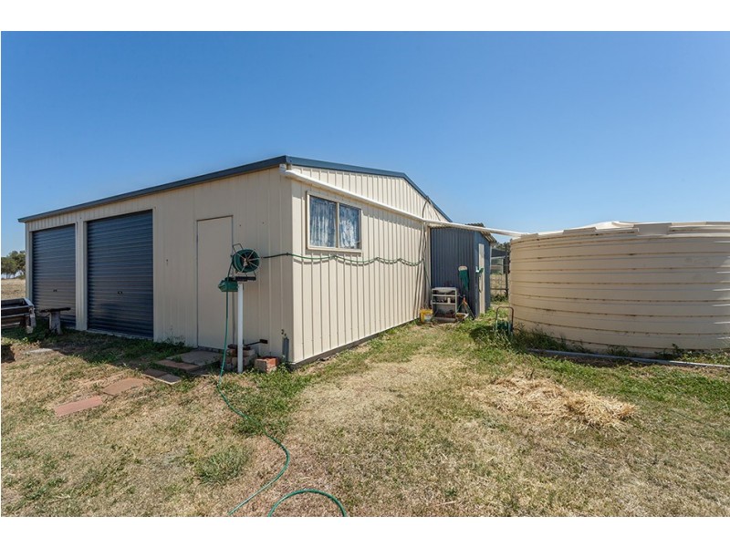 42 Hilltop Drive, Gowrie Junction QLD 4352