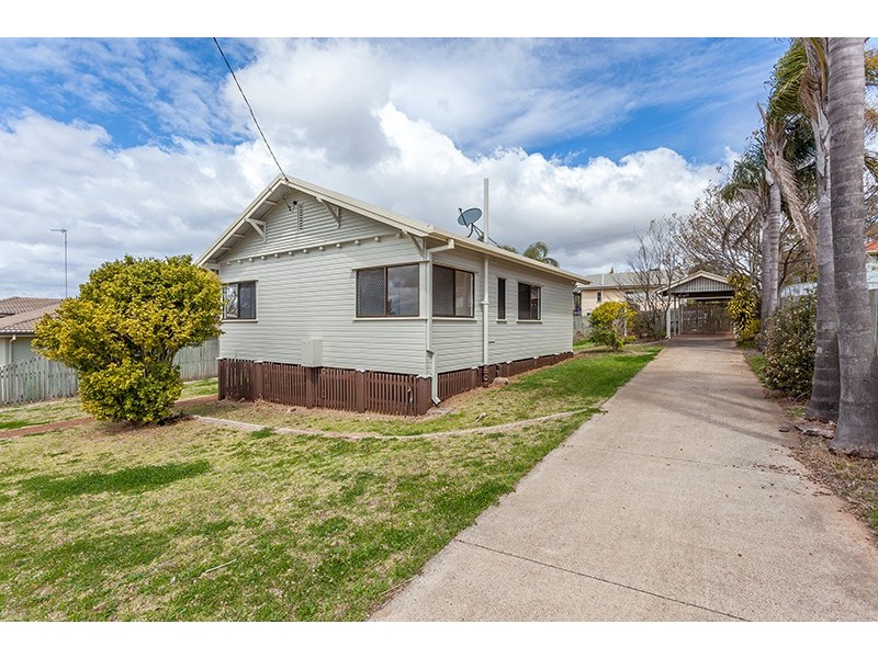34 Dalgleish Street, South Toowoomba QLD 4350