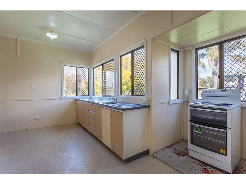 34 Dalgleish Street, South Toowoomba QLD 4350