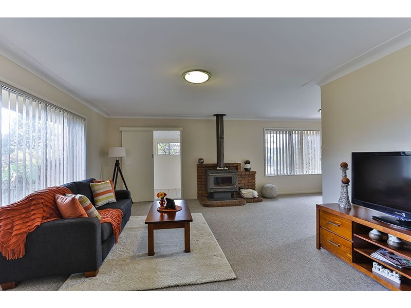 16 Catto Street, Centenary Heights QLD 4350