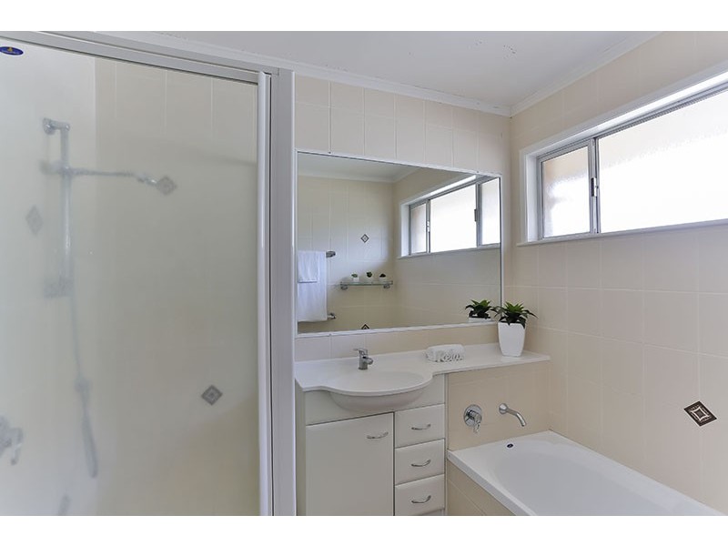 16 Catto Street, Centenary Heights QLD 4350