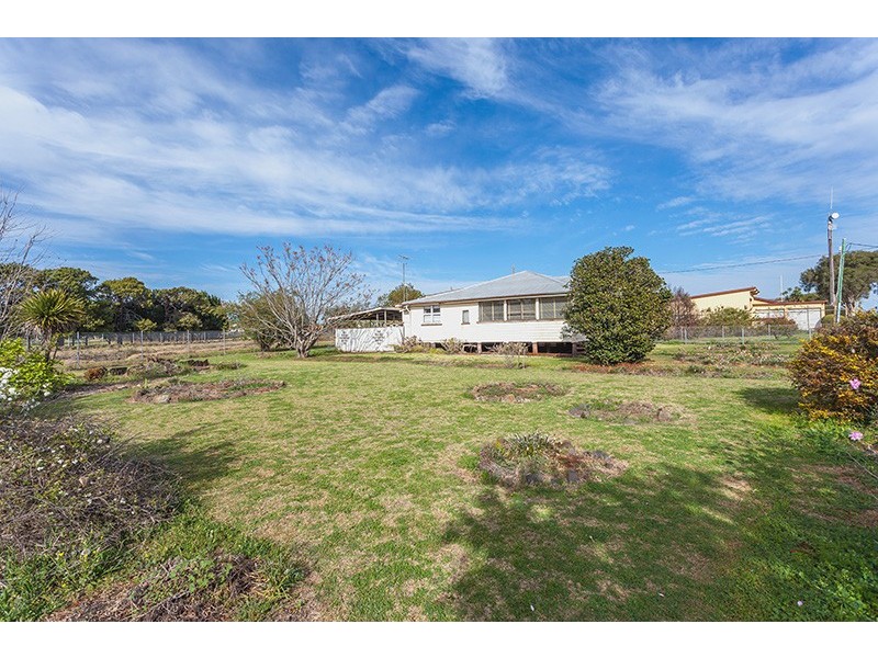 166 Stephen Street, Harristown QLD 4350