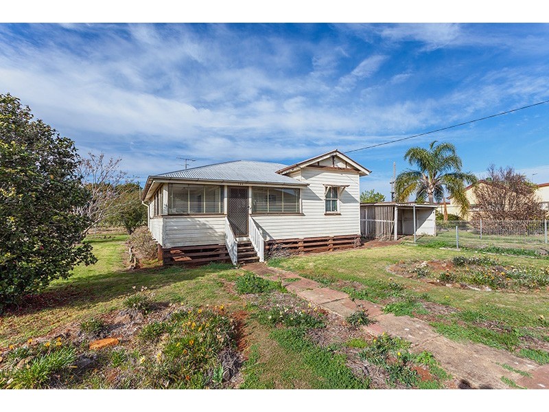 166 Stephen Street, Harristown QLD 4350