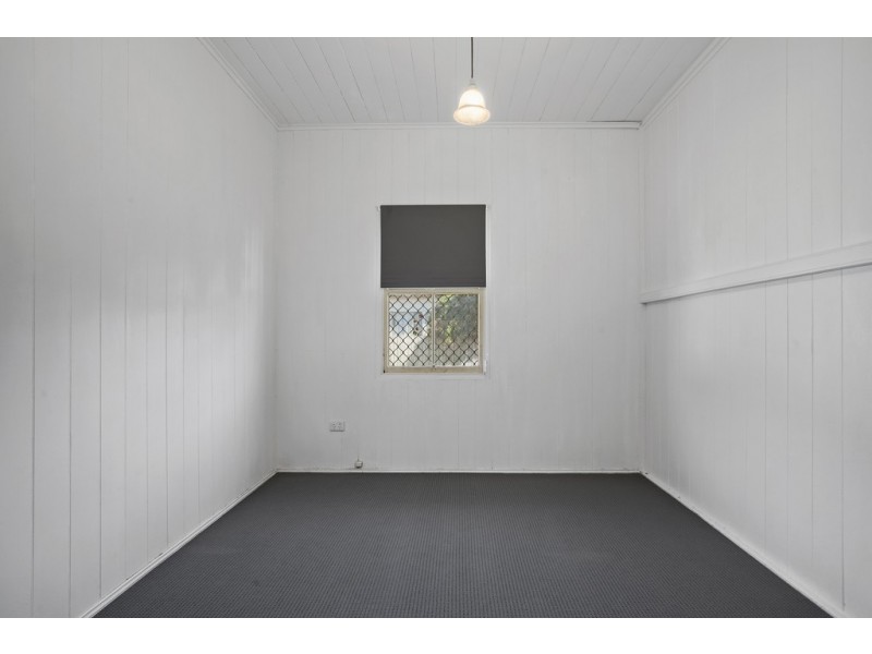 10 Albert Street, Newtown QLD 4350