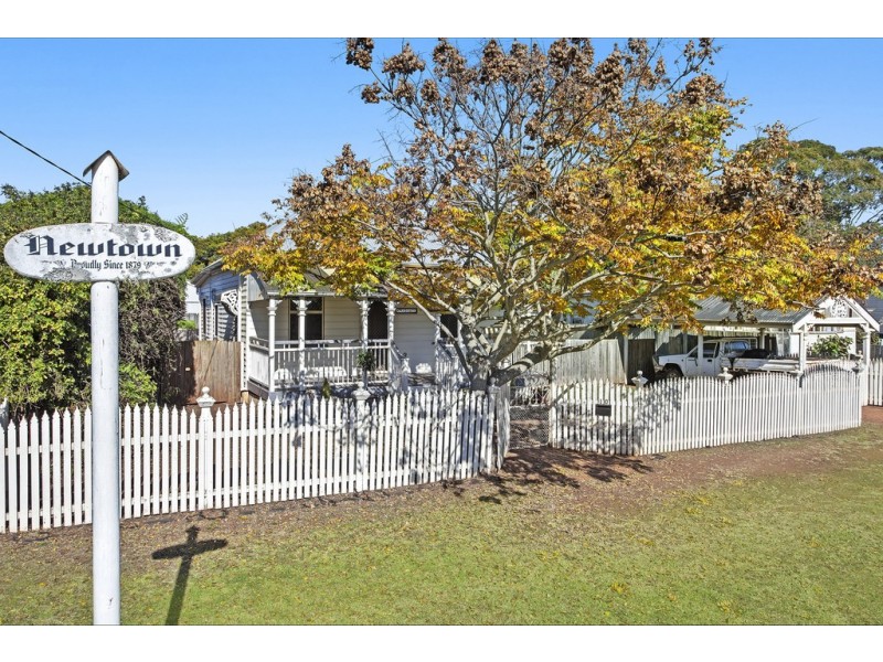 10 Albert Street, Newtown QLD 4350