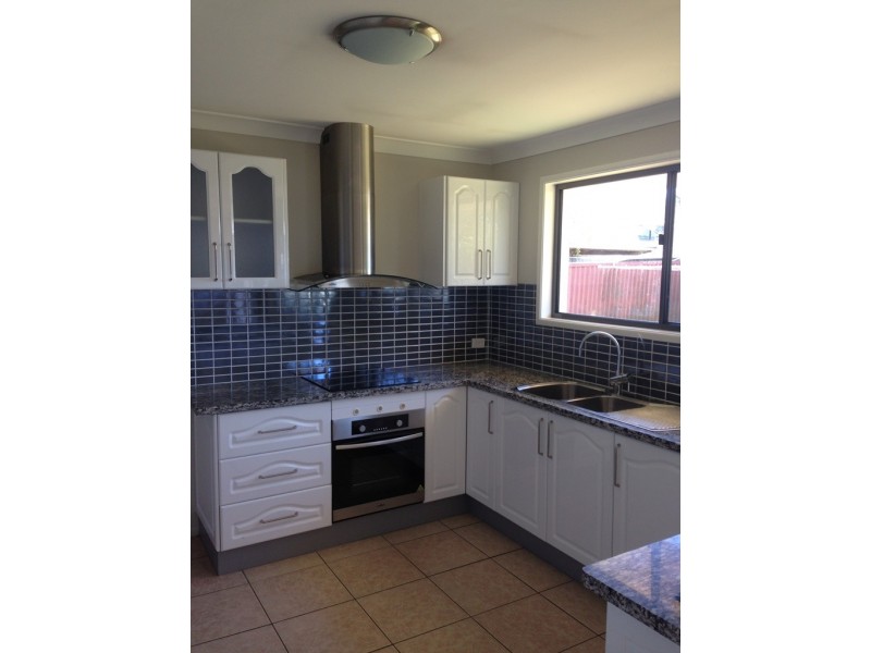 27 Quelch Street, Rockville QLD 4350