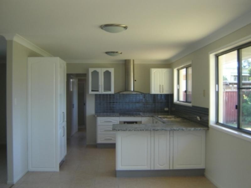 27 Quelch Street, Rockville QLD 4350