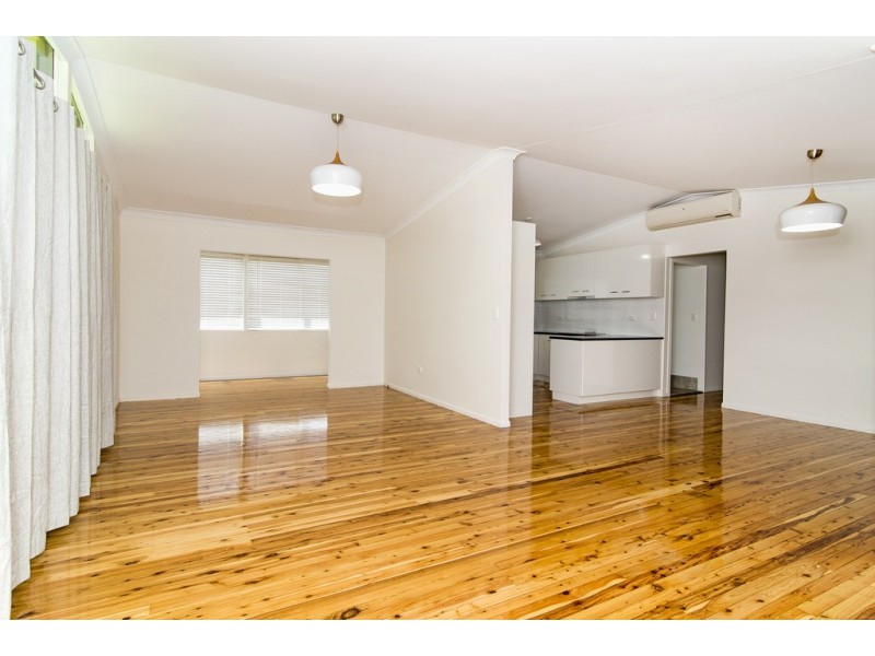 36 Debra Street, Centenary Heights QLD 4350