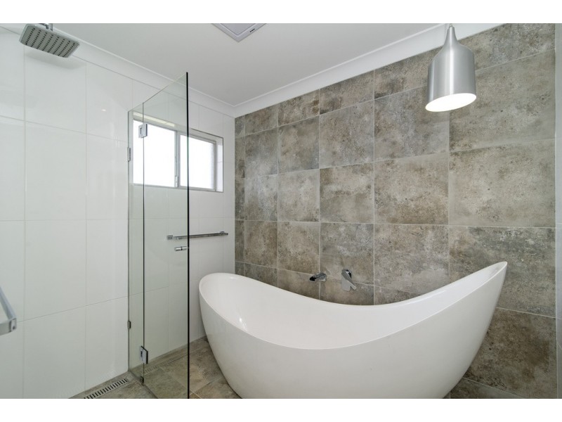 36 Debra Street, Centenary Heights QLD 4350