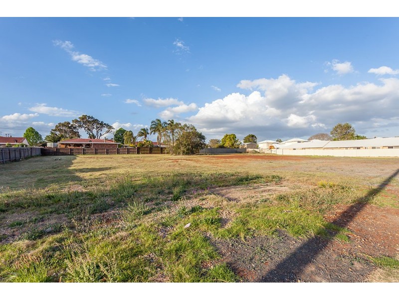 9 Kirra Street, Wilsonton QLD 4350