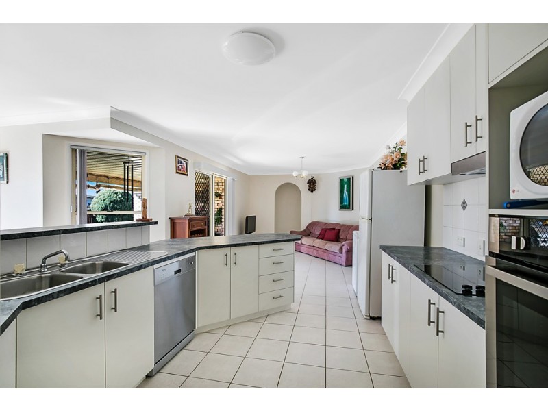 22 Holt Street, Middle Ridge QLD 4350