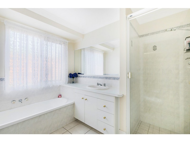 22 Holt Street, Middle Ridge QLD 4350