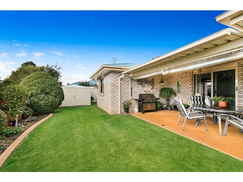 22 Holt Street, Middle Ridge QLD 4350