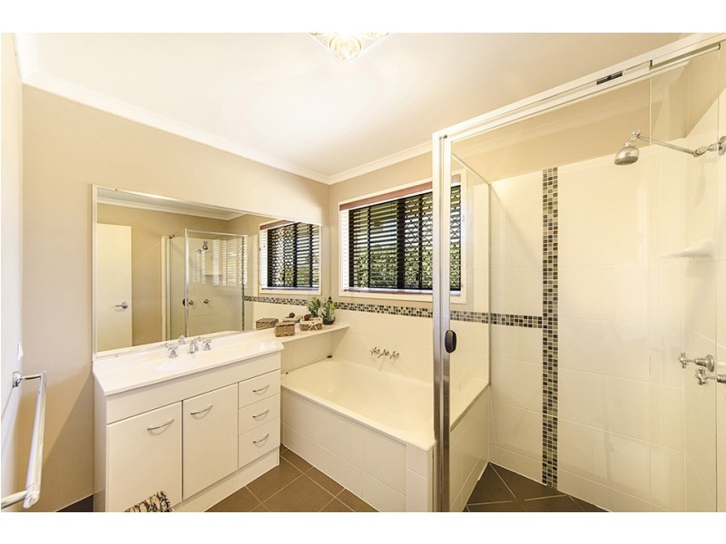 9 Phoebe Court, Cotswold Hills QLD 4350