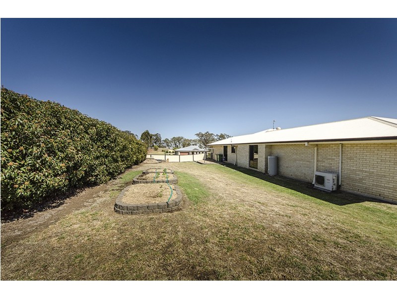 9 Phoebe Court, Cotswold Hills QLD 4350