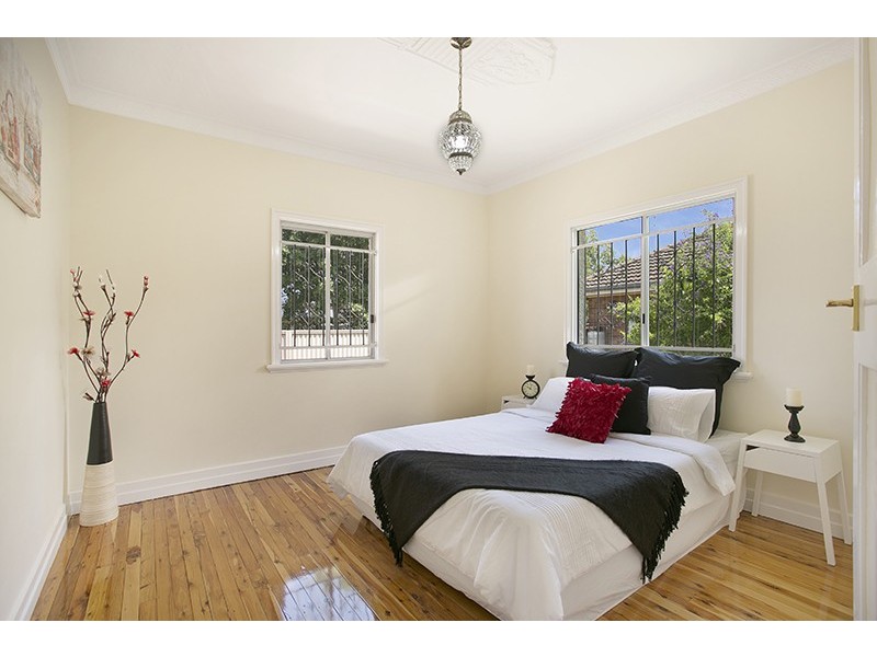 87 Phillip Street, South Toowoomba QLD 4350