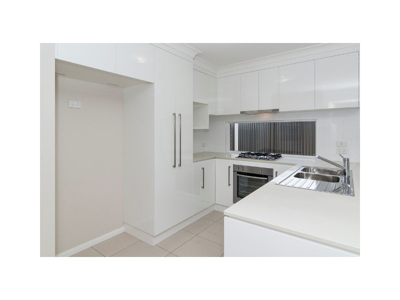 2/16 Swallow Court, Newtown QLD 4350