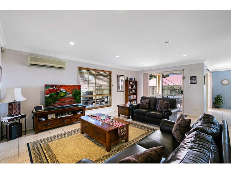 3 Vanham Close, Middle Ridge QLD 4350