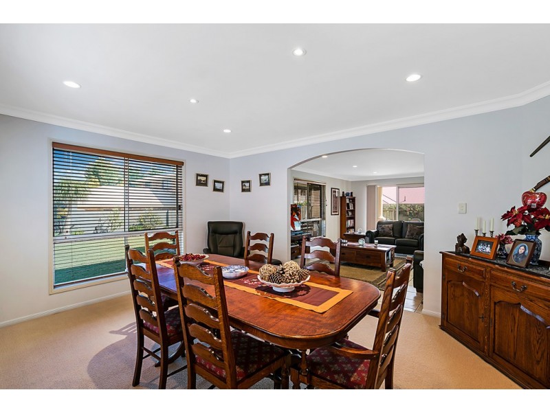 3 Vanham Close, Middle Ridge QLD 4350