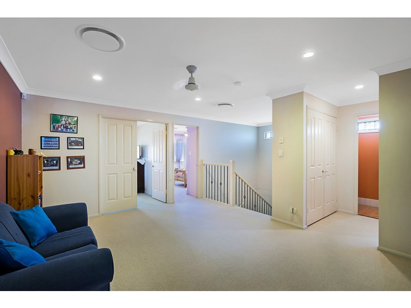 3 Vanham Close, Middle Ridge QLD 4350