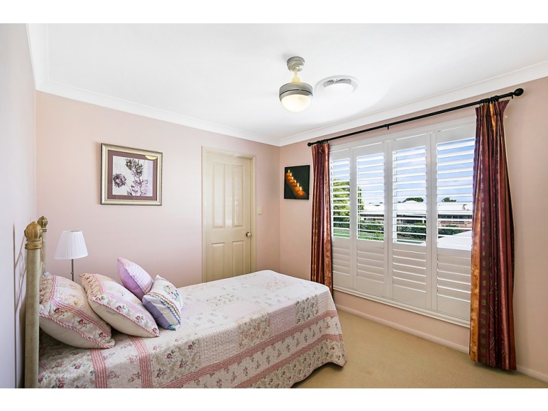 3 Vanham Close, Middle Ridge QLD 4350