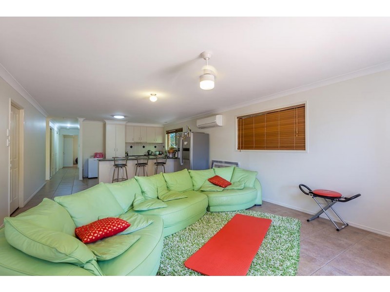 Unit 2/402 Alderley Street, Kearneys Spring QLD 4350