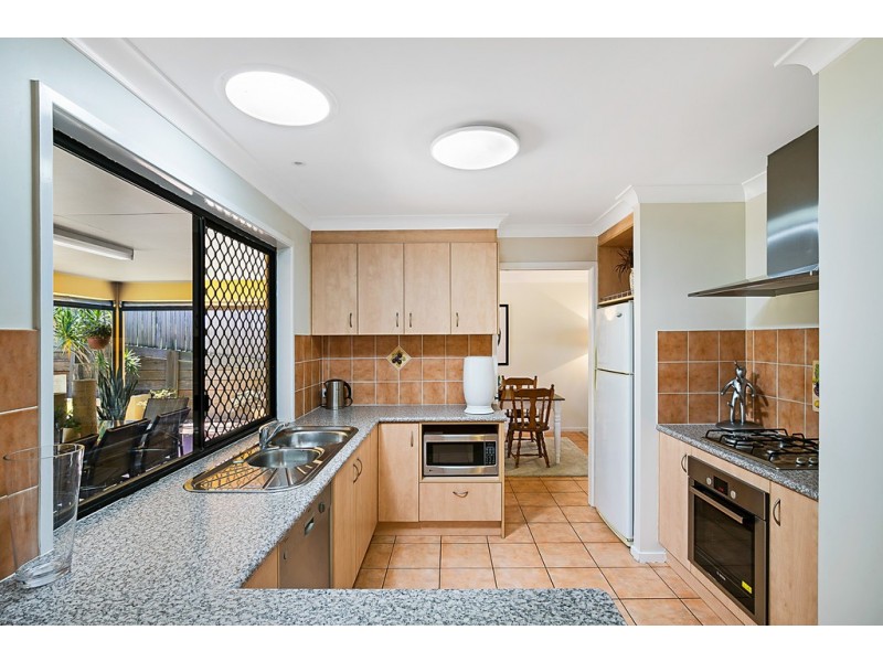 25 Catalina Drive, Wilsonton QLD 4350