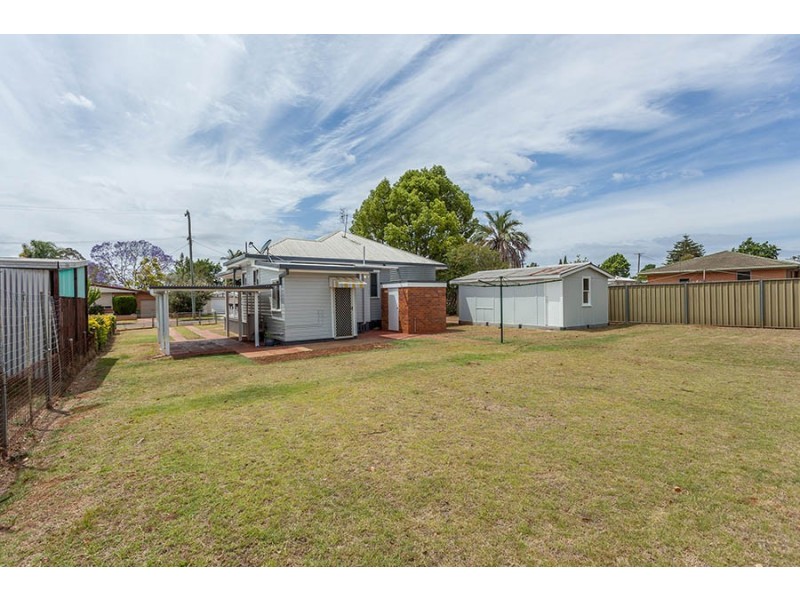 15 Gaydon Street, Newtown QLD 4350