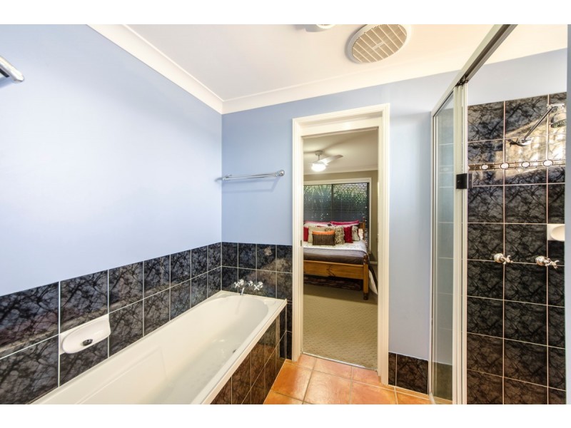 8 Roderick Drive, Cotswold Hills QLD 4350