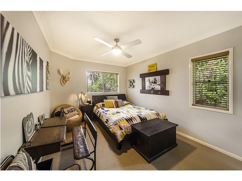 33 Harvey Street, Mount Lofty QLD 4350