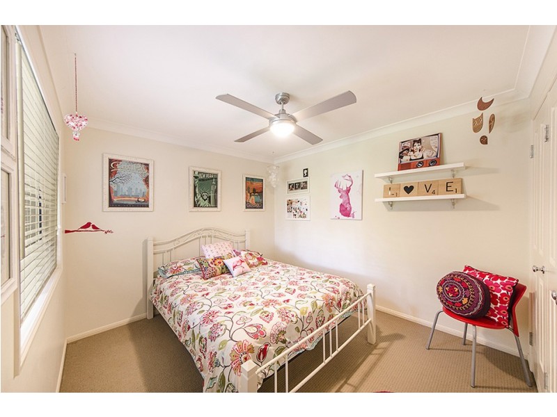33 Harvey Street, Mount Lofty QLD 4350