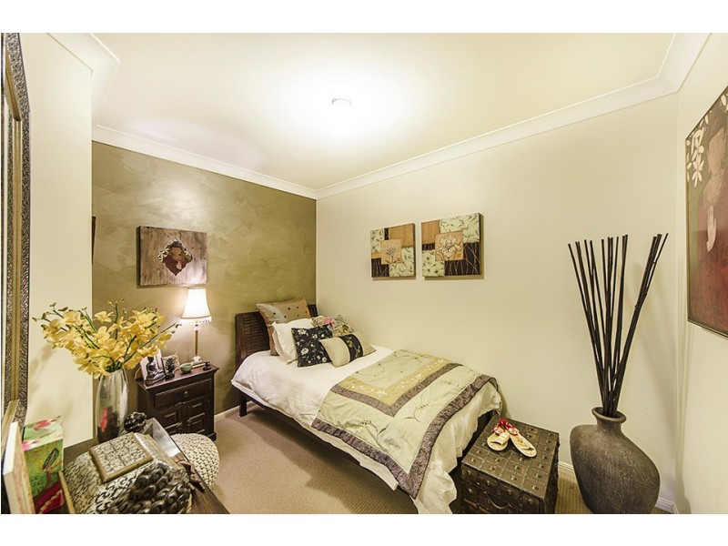 33 Harvey Street, Mount Lofty QLD 4350