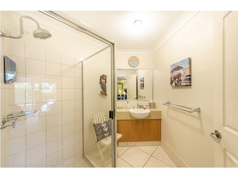 33 Harvey Street, Mount Lofty QLD 4350