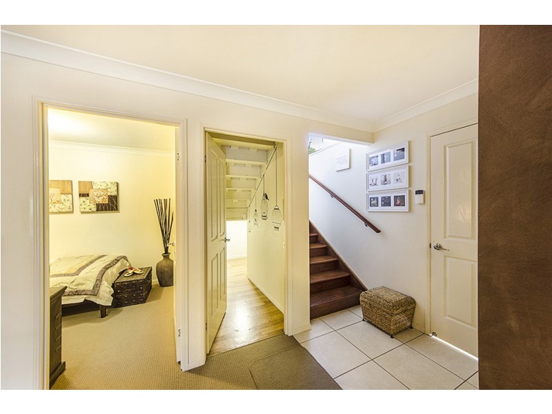 33 Harvey Street, Mount Lofty QLD 4350