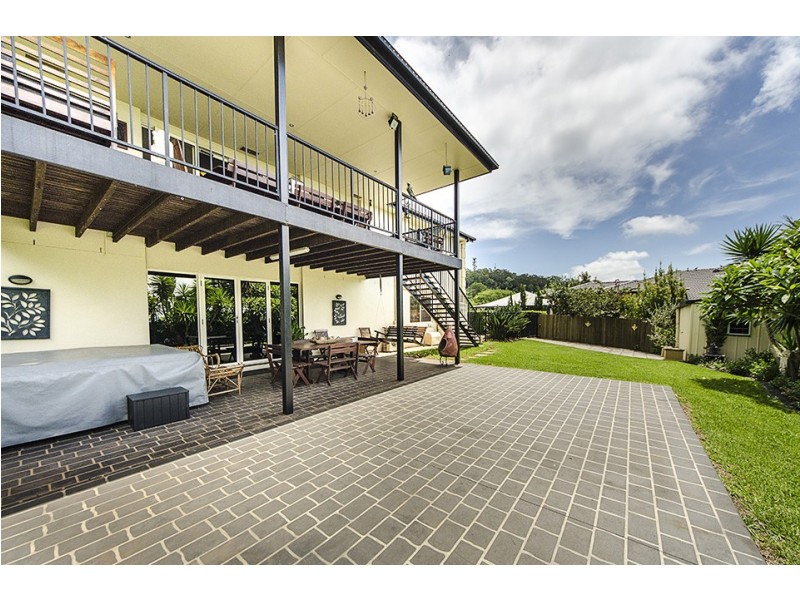 33 Harvey Street, Mount Lofty QLD 4350