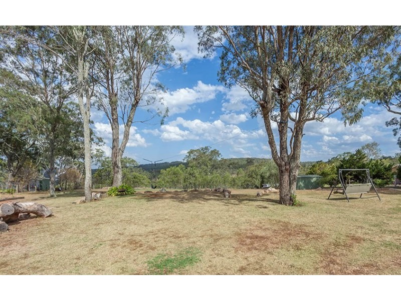 11 Calim Street, Cotswold Hills QLD 4350