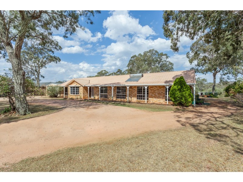 11 Calim Street, Cotswold Hills QLD 4350