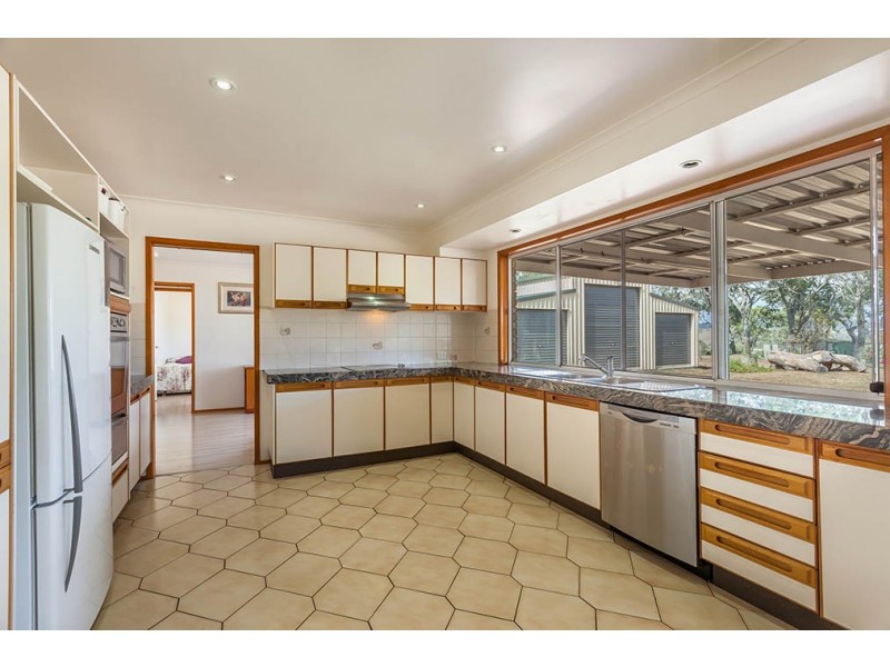 11 Calim Street, Cotswold Hills QLD 4350