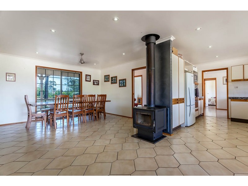 11 Calim Street, Cotswold Hills QLD 4350
