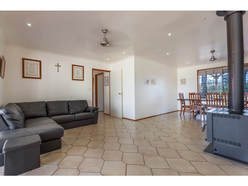 11 Calim Street, Cotswold Hills QLD 4350