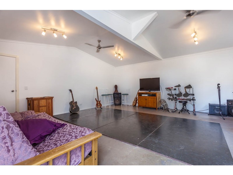 11 Calim Street, Cotswold Hills QLD 4350