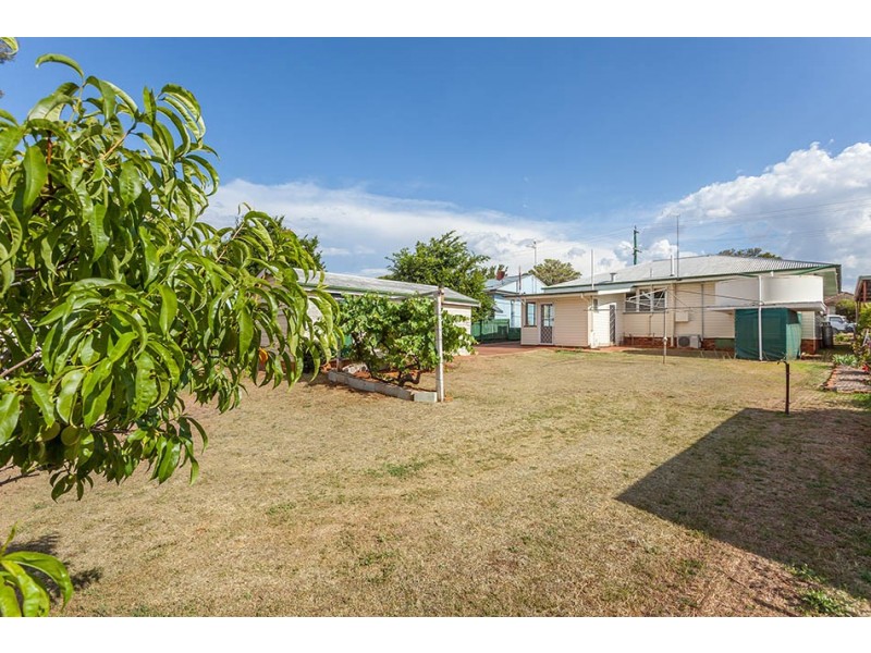 127 Stephen Street, Harristown QLD 4350