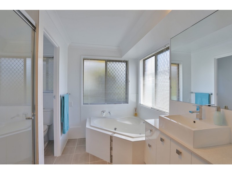 19 Jull Drive, Centenary Heights QLD 4350