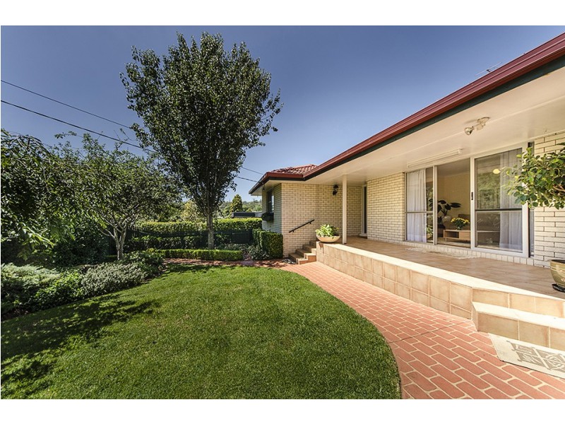 3 Bingara Street, Mount Lofty QLD 4350