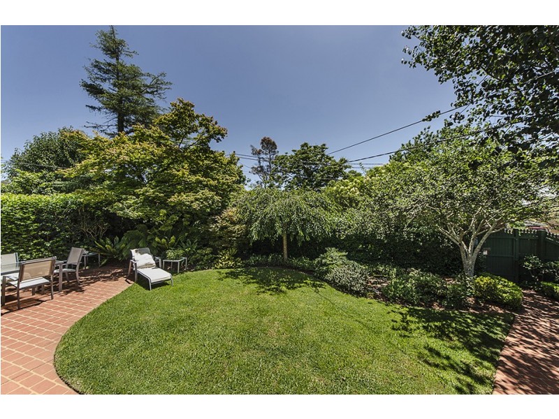 3 Bingara Street, Mount Lofty QLD 4350